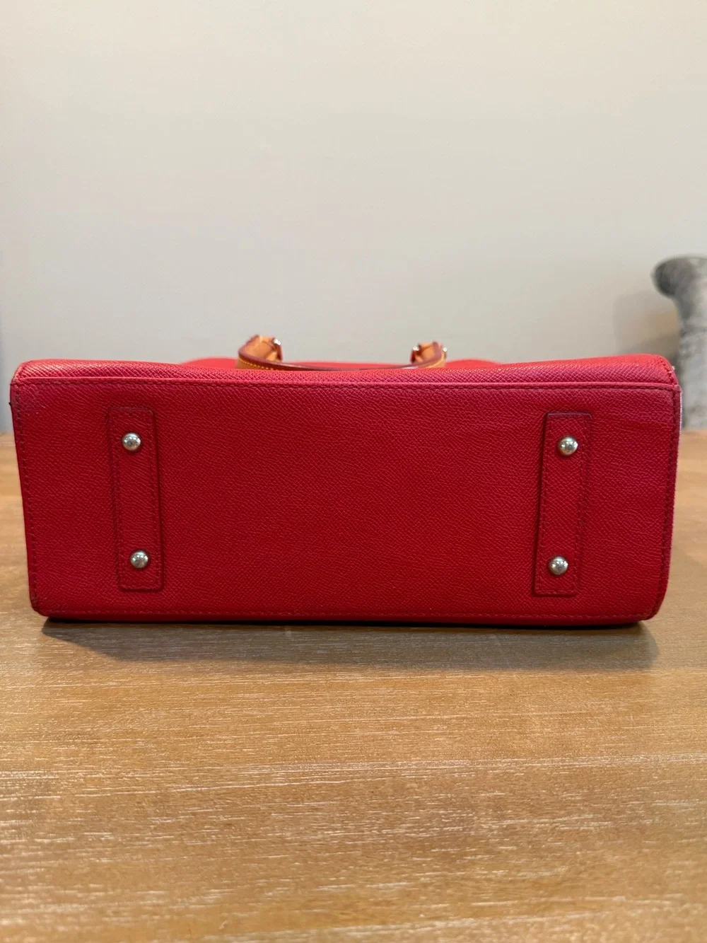 Dooney & Bourke magnetic snap